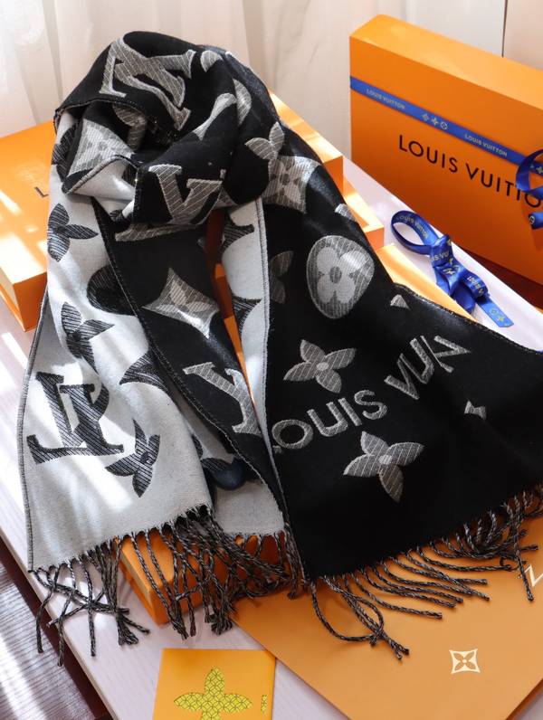 Louis Vuitton Scarf LVC00489